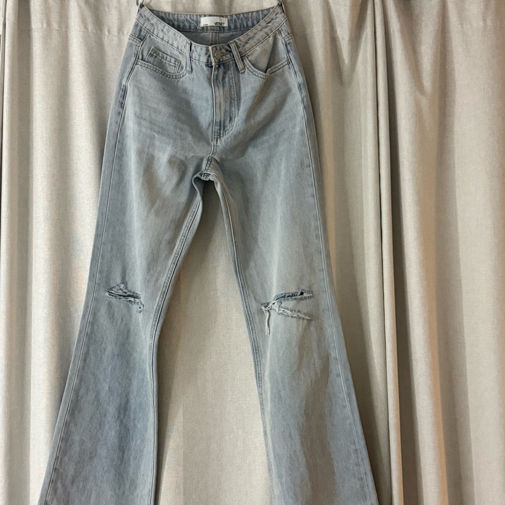 Vervet Light Blue Distressed Jeans
